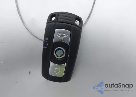 2011 BMW 328I xDrive z USA, uszkodzony, nr VIN WBAPK5C50BF124375